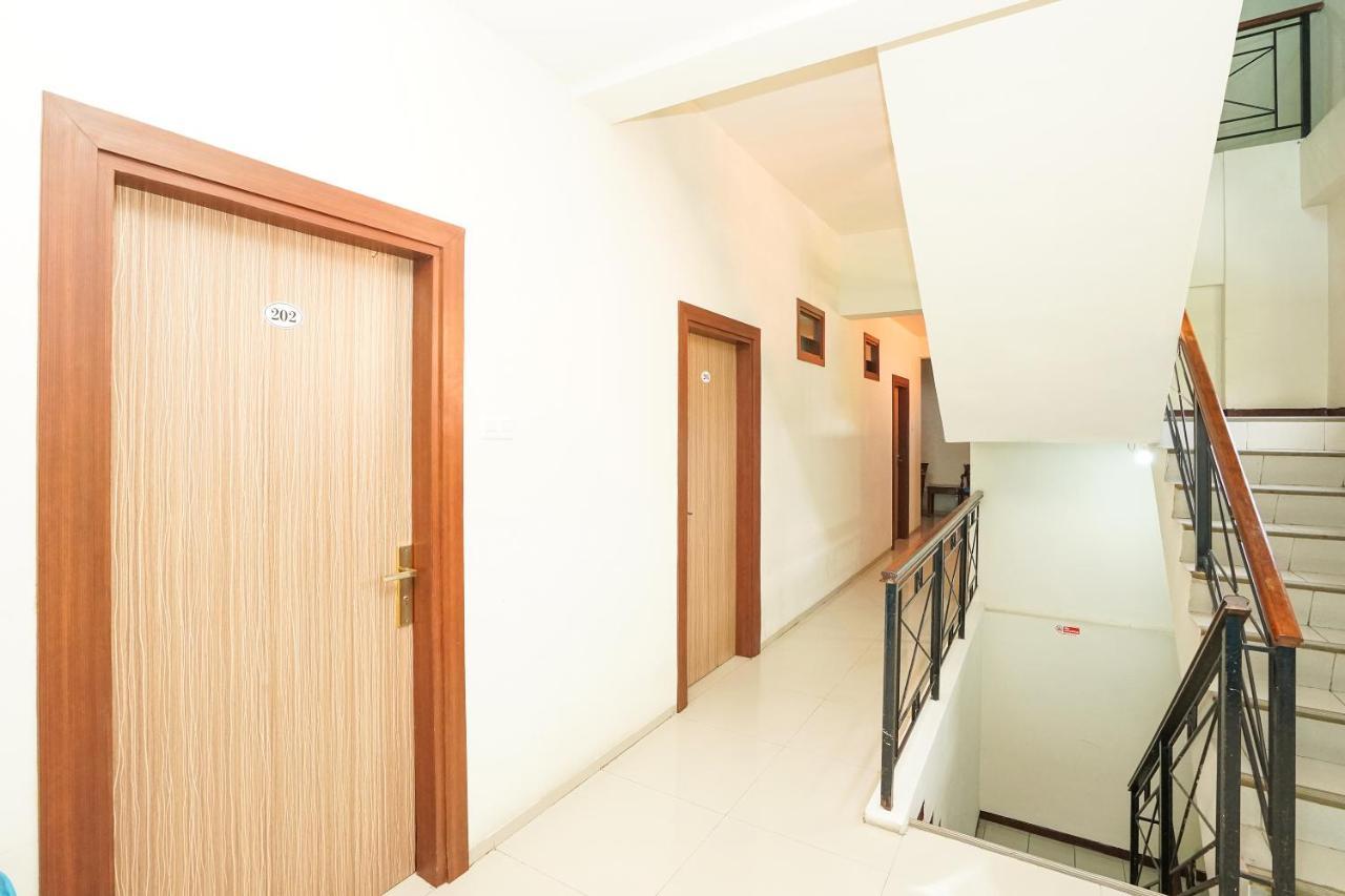 เรดดอร์ซ แอต ปังลิมา สุดีร์มาน สุราบายา Hotel ภายนอก รูปภาพ