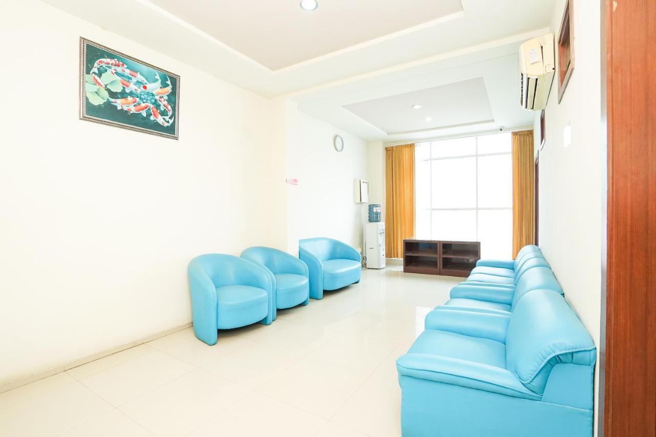 เรดดอร์ซ แอต ปังลิมา สุดีร์มาน สุราบายา Hotel ภายนอก รูปภาพ