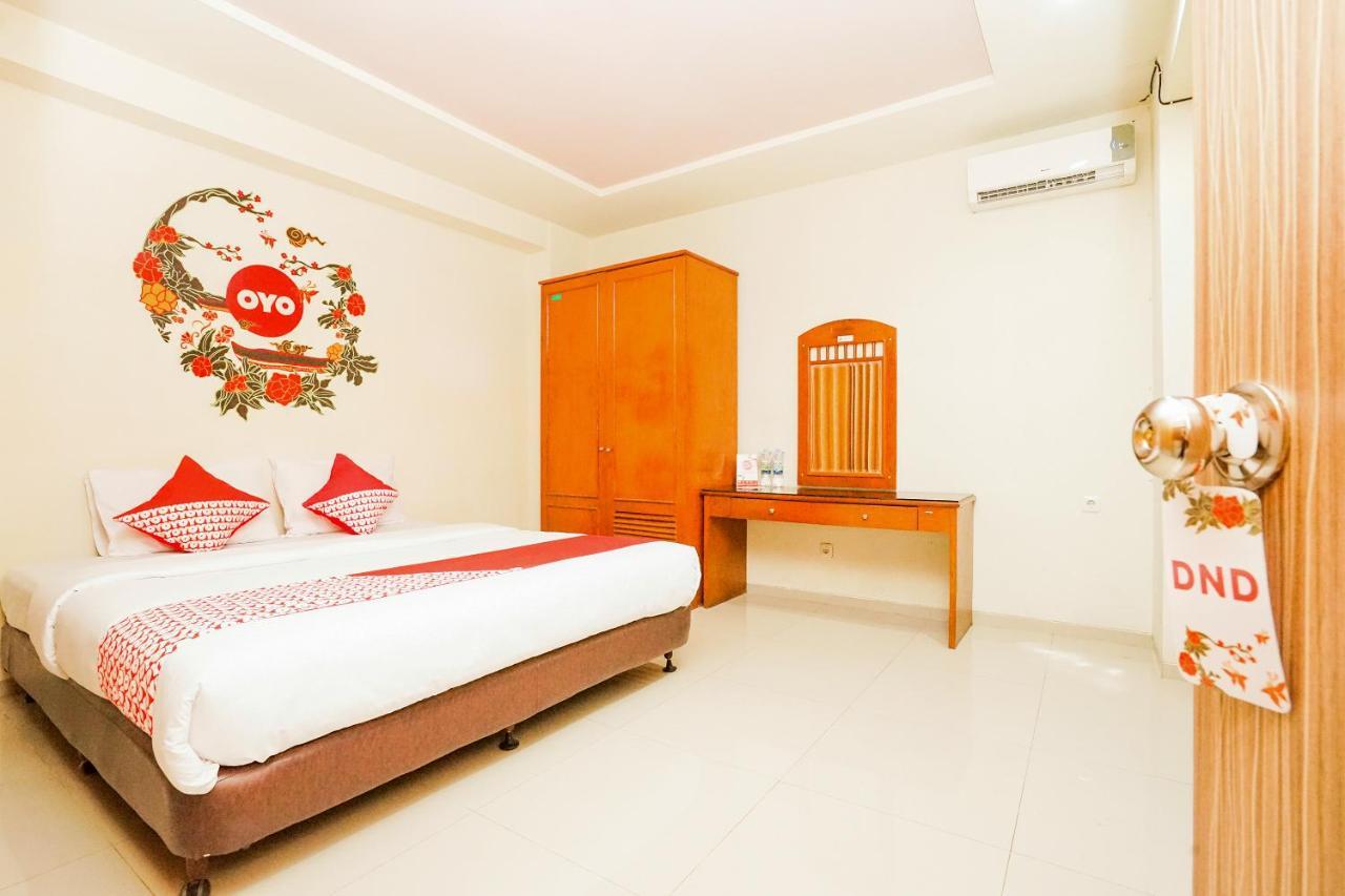 เรดดอร์ซ แอต ปังลิมา สุดีร์มาน สุราบายา Hotel ภายนอก รูปภาพ
